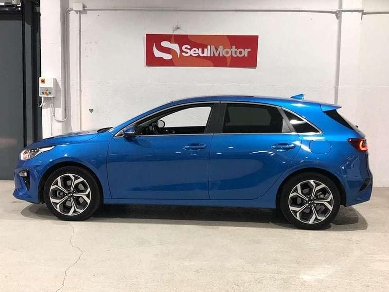 Usado Kia Ceed 140 CV (102 kW) 2019 Azul Utilitario