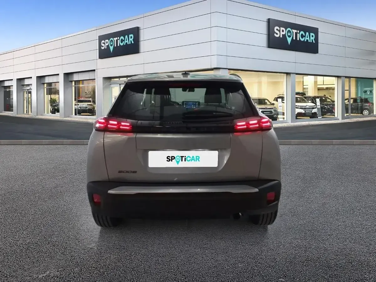 Usado Peugeot 2008 Active 100 CV (73 kW) 2024 Gris SUV