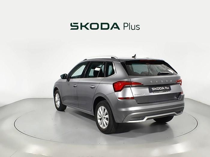 Usado Skoda Kamiq 110 CV (80 kW) 2022 Gris SUV