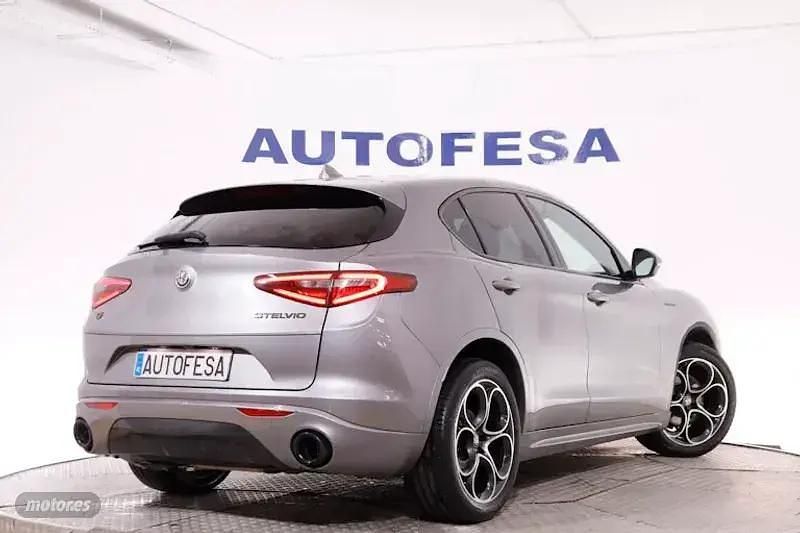 Usado Alfa Romeo Stelvio Veloce 210 CV (154 kW) 2021 Gris SUV