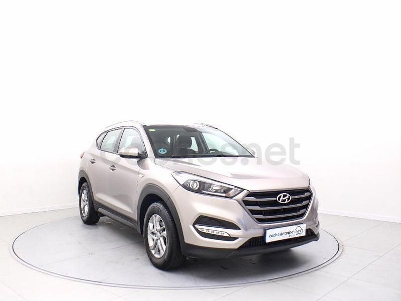Usado Hyundai Tucson 115 CV (84 kW) 2016 Gris / plata SUV