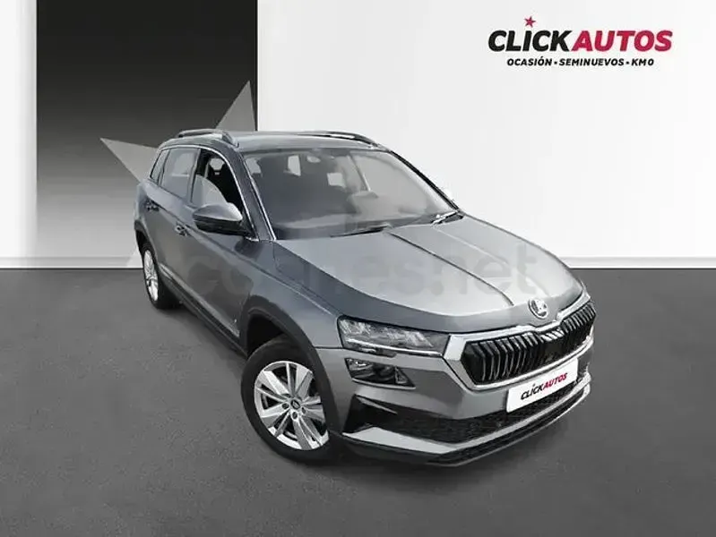 Usado Skoda Karoq Selection 150 CV (110 kW) 2025 Gris / plata SUV