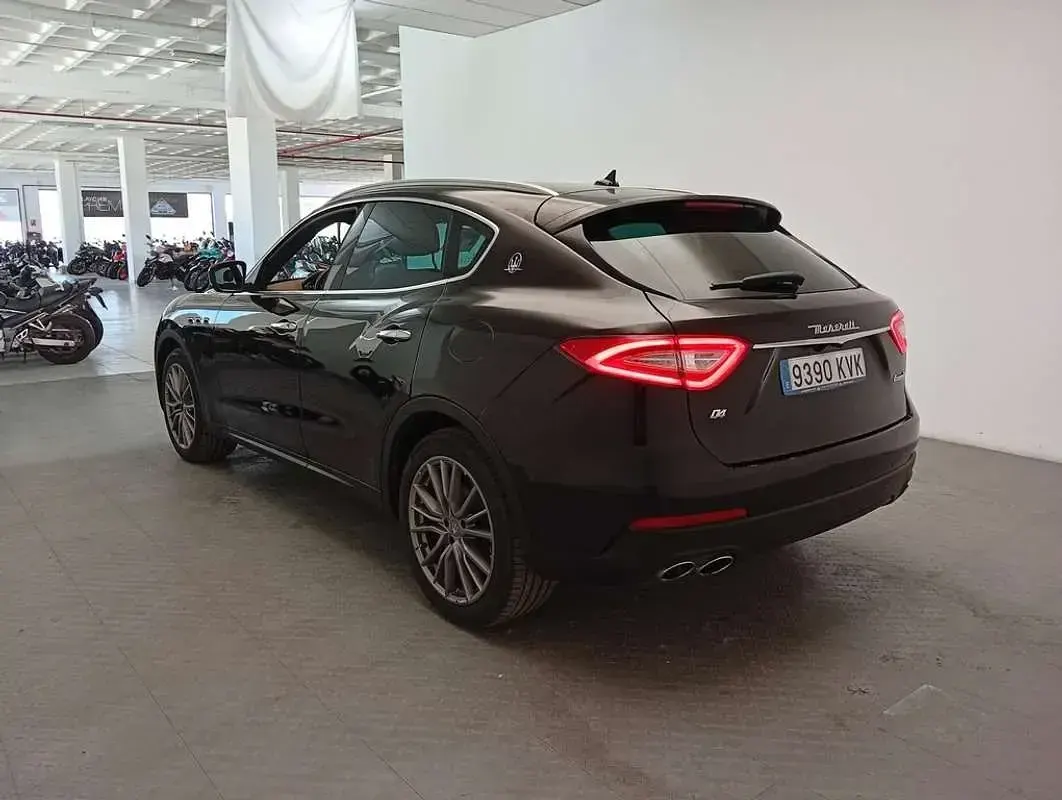 Usado Maserati Levante 275 CV (202 kW) 2019 Negro SUV