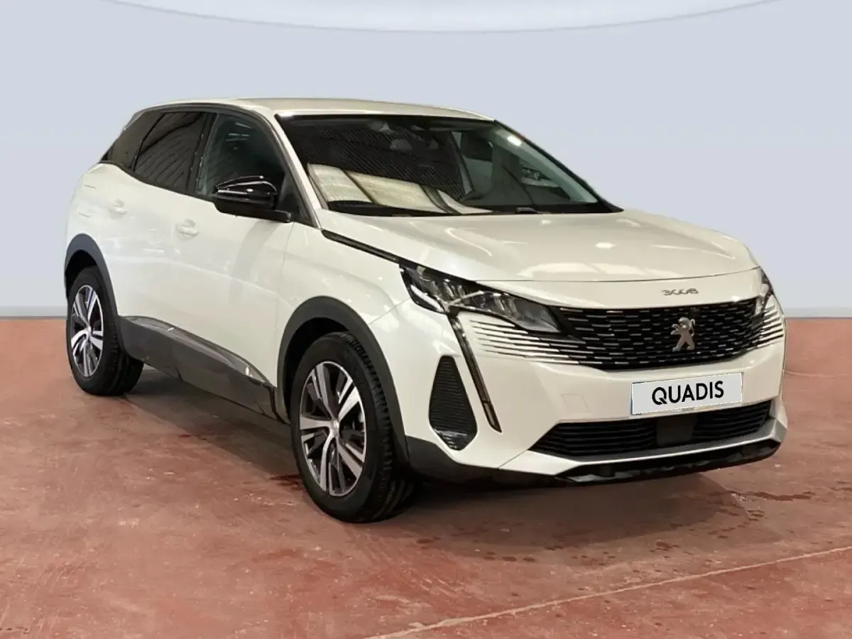 Usado Peugeot 3008 Allure 131 CV (96 kW) 2022 Blanco SUV