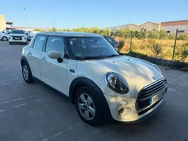 Usado Mini ONE 102 CV (75 kW) 2020 Blanco Utilitario
