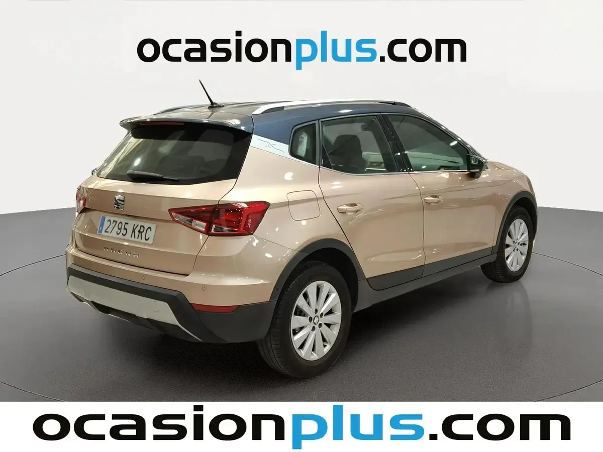 Usado Seat Arona Ecomotive 116 CV (85 kW) 2018 Marrón SUV