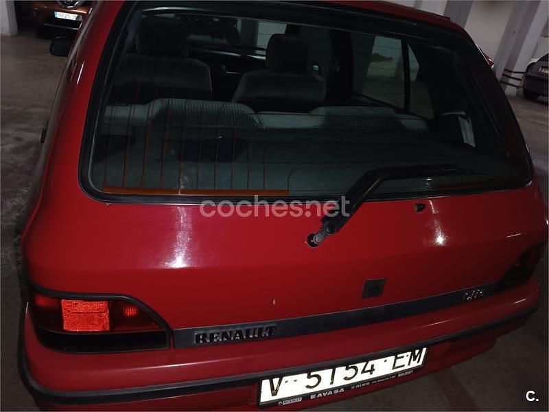 Usado Renault Clio 80 CV (58 kW) 1993 Rojo Berlina