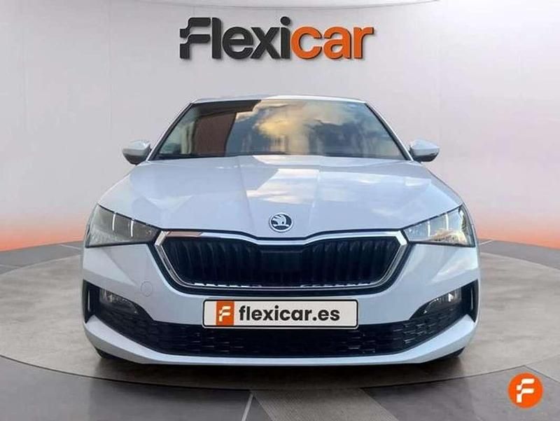 Usado Skoda Scala Ambition 95 CV (69 kW) 2023 Blanco Utilitario