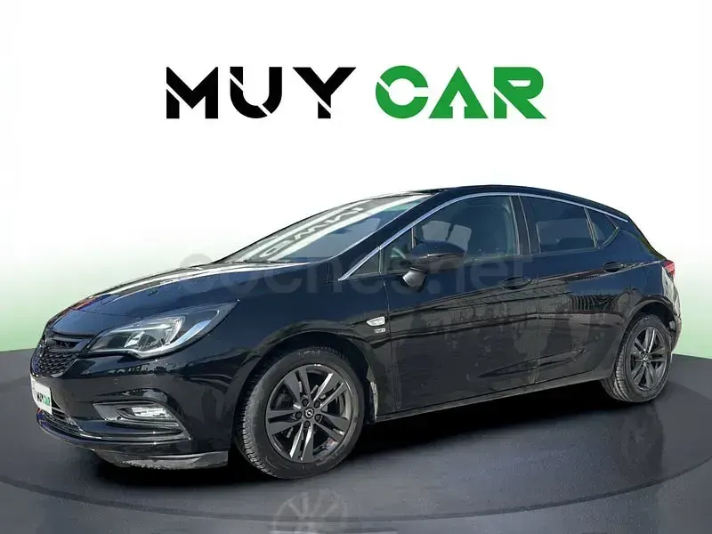 Usado Opel Astra 110 CV (80 kW) 2019 Negro Berlina
