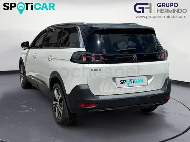 Usado Peugeot 5008 Allure 130 CV (95 kW) 2021 Blanco SUV