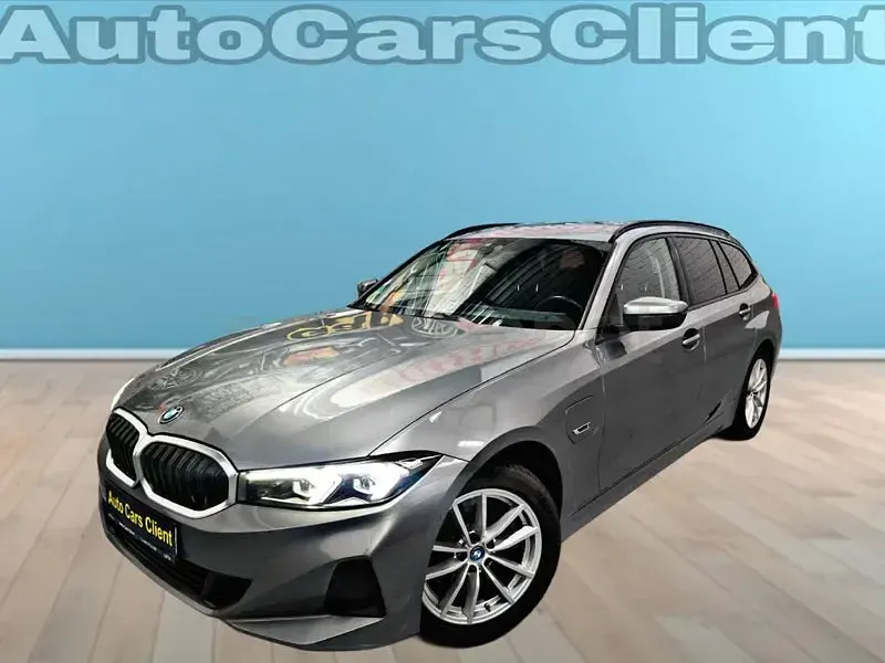 Usado BMW 320e Comfort Edition 204 CV (150 kW) 2023 Gris / plata Familiar