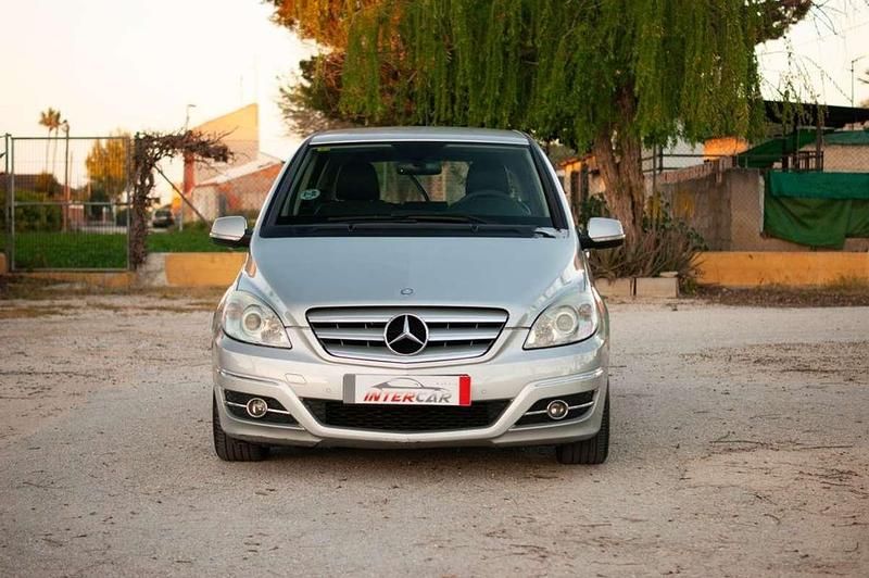 Begagnad Mercedes B180 109 HK (80 kW) 2010 Grå Minibuss