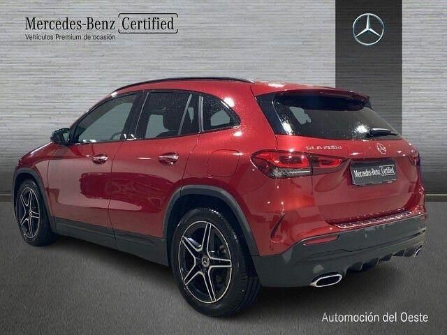 Usado Mercedes GLA200 150 CV (110 kW) 2021 Manufaktur rojo patagonia SUV
