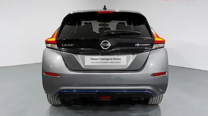Usado Nissan Leaf N-Connecta 160 kW (218 CV) 2021 Carroceria bitono (katana grey midnight black) Utilitario