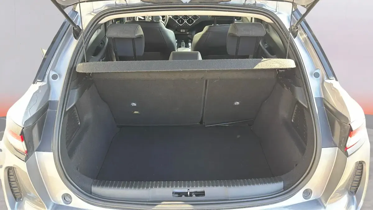 Usado DS Automobiles DS3 Crossback Performance 131 CV (96 kW) 2023 Gris SUV
