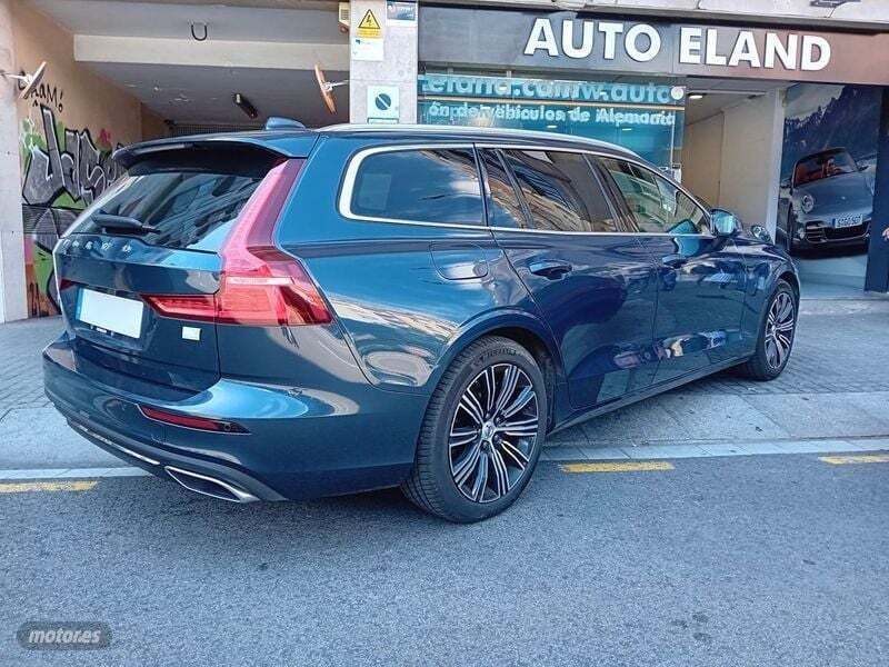 Azul Usado 2022 Volvo V60 R-Design Familiar | 59.900 € - Imagen 1/4