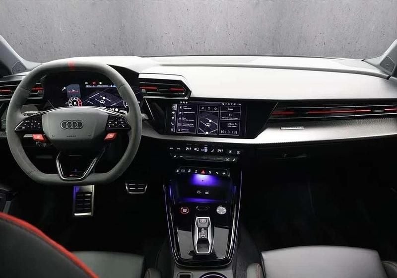 Usado Audi RS3 Sportback Premium 400 CV (294 kW) 2025 Gris Utilitario