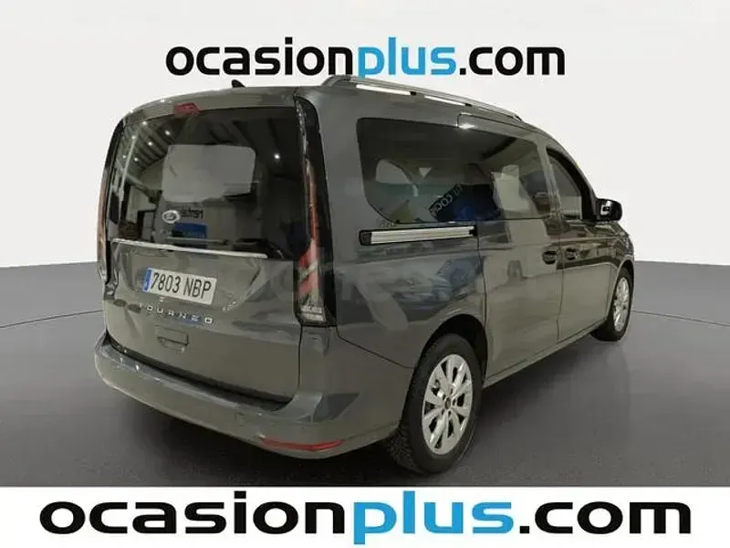 Usado Ford Grand Tourneo Connect Titanium 122 CV (89 kW) 2025 Gris / plata Monovolumen