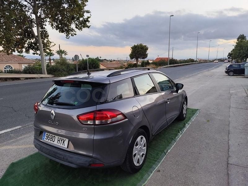 Usado Renault Clio GrandTour Expression 75 CV (55 kW) 2014 Gris / plata Familiar