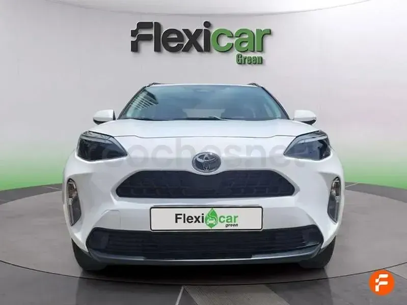 Usado Toyota Yaris Cross Active 130 CV (95 kW) 2026 Blanco SUV