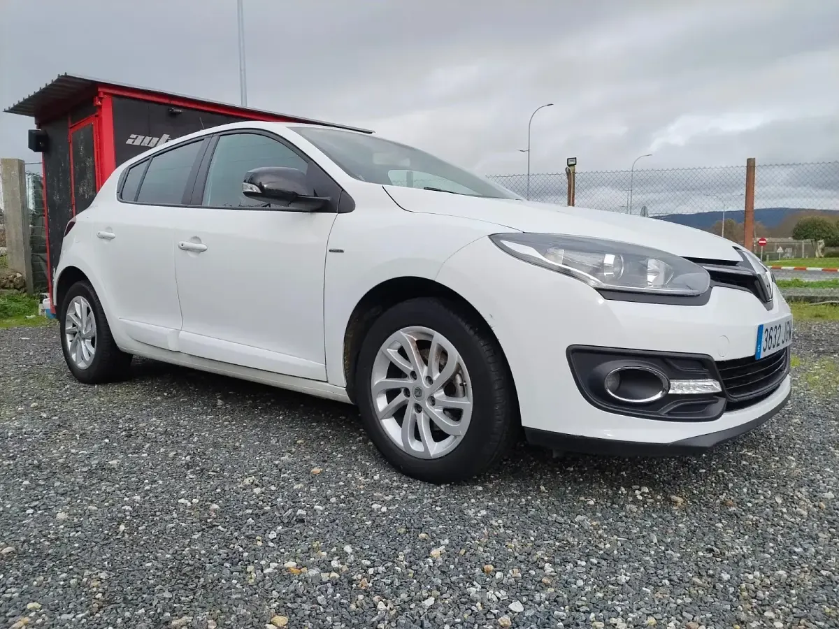 Usado Renault Mégane III 115 CV (84 kW) 2016 Blanco