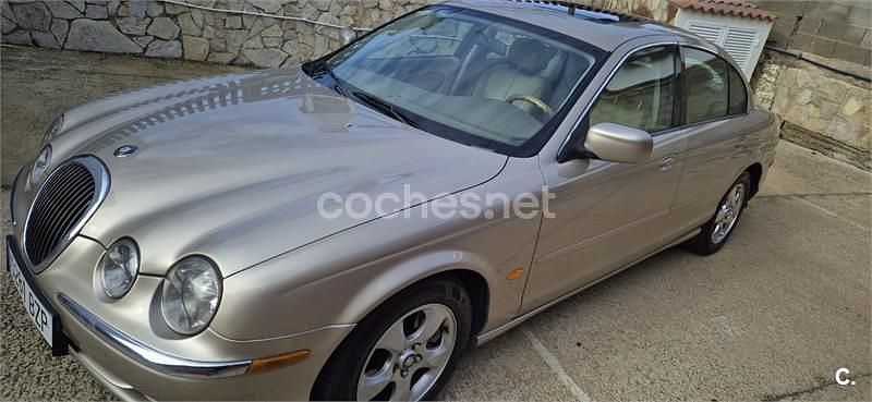 Usado Jaguar S-Type 281 CV (206 kW) 2000 Amarillo Berlina