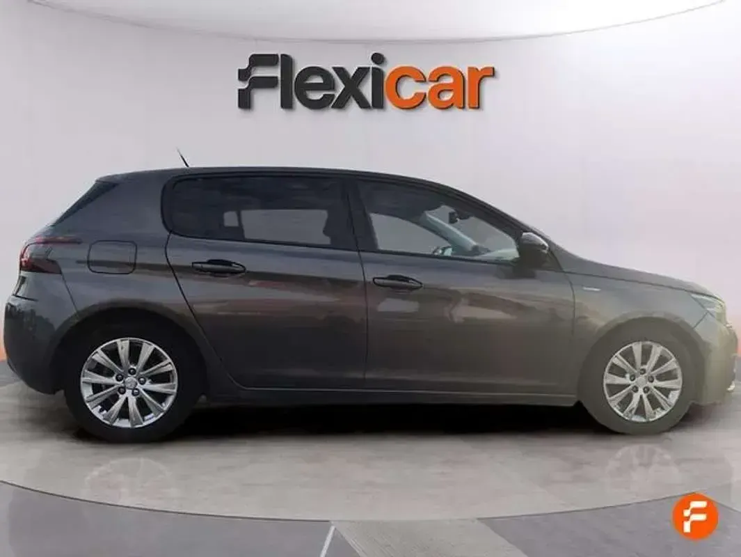 Usado Peugeot 308 Access 110 CV (80 kW) 2020 Gris Utilitario