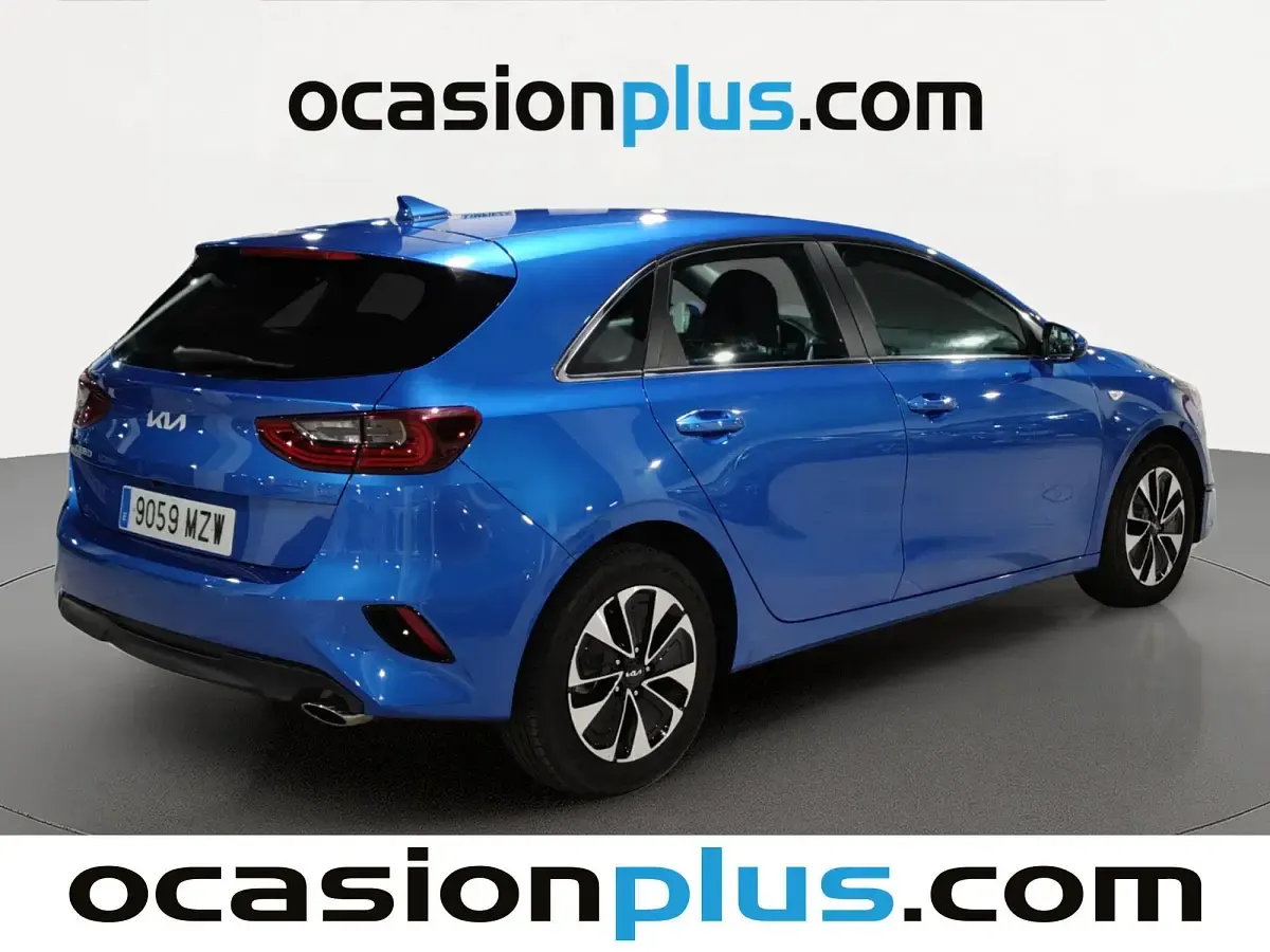 Usado Kia Ceed 101 CV (74 kW) 2025 Azul Utilitario