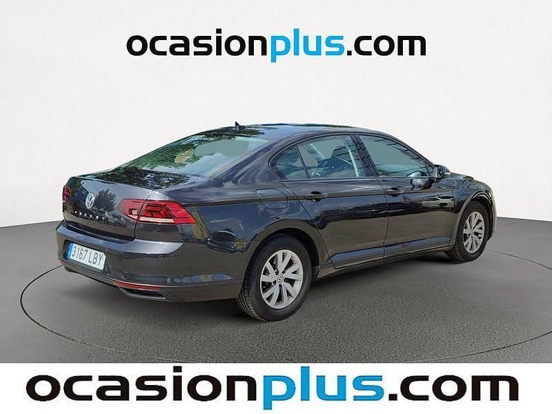 Usado VW Passat Business 120 CV (88 kW) 2019 Gris Berlina