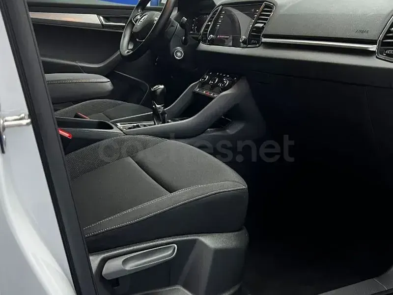 Usado Skoda Karoq Ambition 115 CV (84 kW) 2022 Blanco SUV