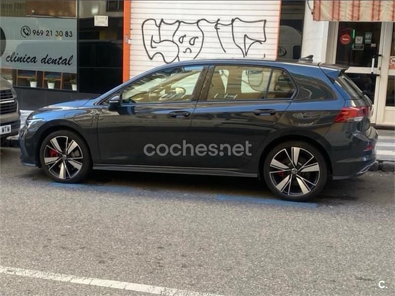 Usado VW Golf VIII GTE 245 CV (180 kW) 2021 Gris / plata Berlina