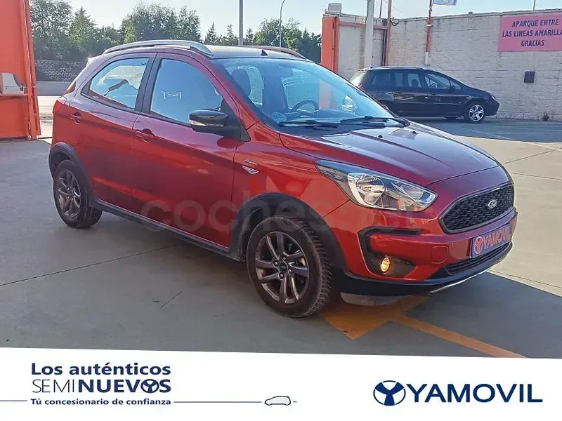 Usado Ford Ka Plus Active 85 CV (62 kW) 2019 Rojo Utilitario
