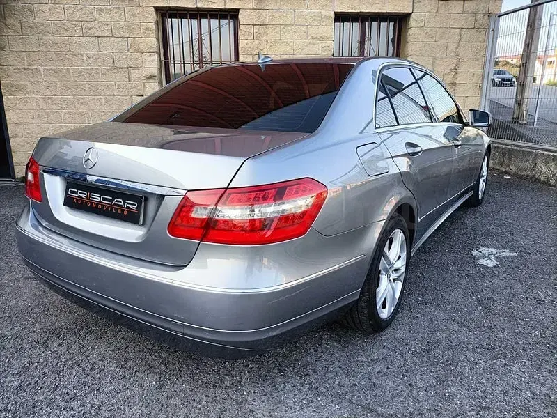 Usado Mercedes E220 Avantgarde 170 CV (125 kW) 2010 Gris / plata Berlina