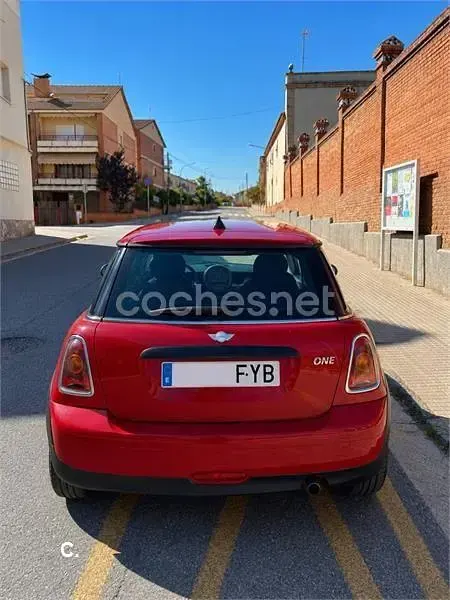 Usado Mini ONE 90 CV (66 kW) 2007 Rojo Utilitario