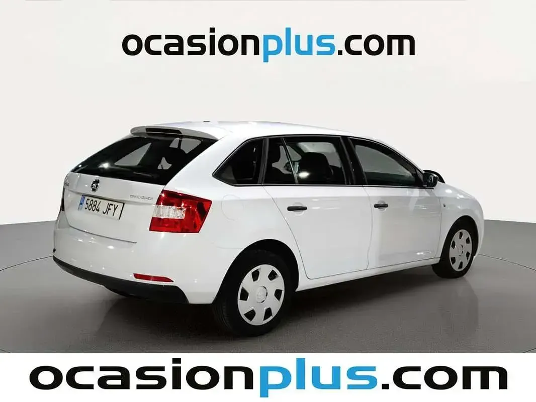 Usado Skoda Rapid Active 90 CV (66 kW) 2015 Blanco Utilitario