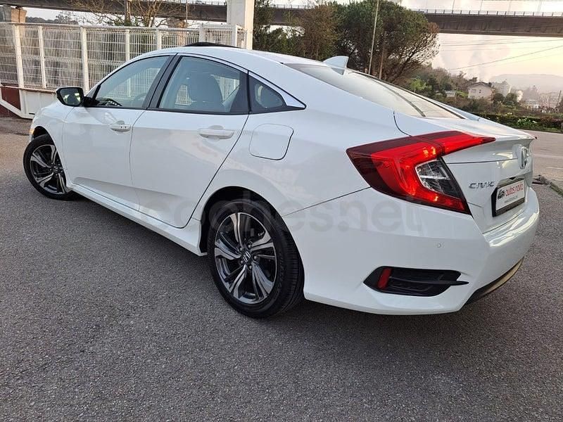 Usado Honda Civic Executive 182 CV (133 kW) 2021 Blanco Berlina