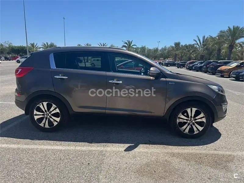 Usado Kia Sportage 135 CV (99 kW) 2012 Marrón SUV