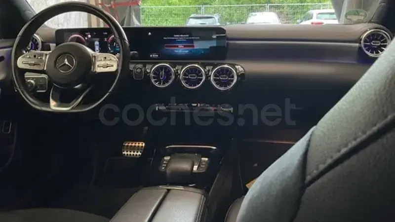 Usado Mercedes CLA200 163 CV (119 kW) 2021 Negro Berlina