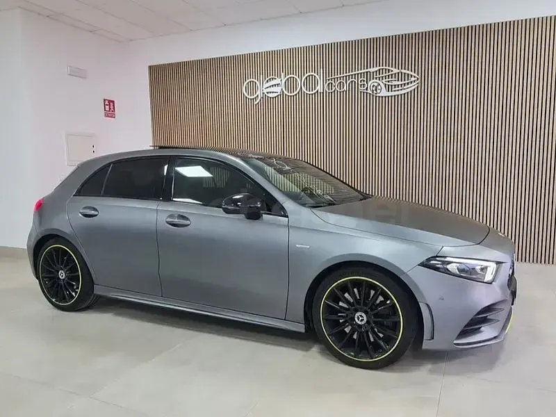 Usado Mercedes A200 163 CV (119 kW) 2019 Gris / plata Berlina