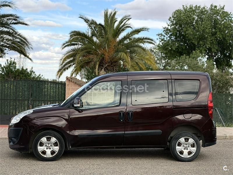 Usado Fiat Doblò Dynamic 90 CV (66 kW) 2013 Marrón Monovolumen