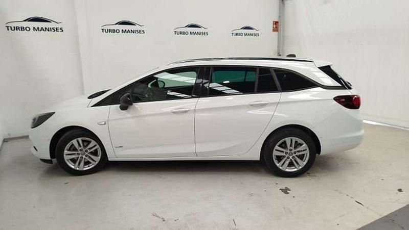 Usado Opel Astra Ultimate 145 CV (106 kW) 2021 Blanco Familiar