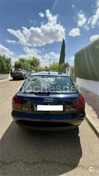 Usado Audi A3 Ambiente 110 CV (80 kW) 2000 Azul Utilitario