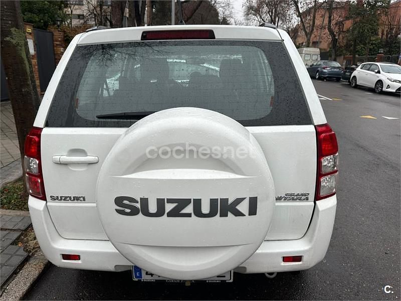 Blanco Usado 2011 Suzuki Grand Vitara SUV | 6300 € (Buen precio) - Imagen 1/4