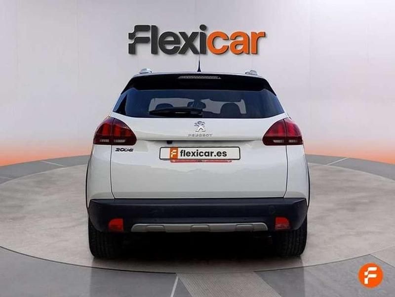 Usado Peugeot 2008 Allure 99 CV (72 kW) 2019 Blanco SUV