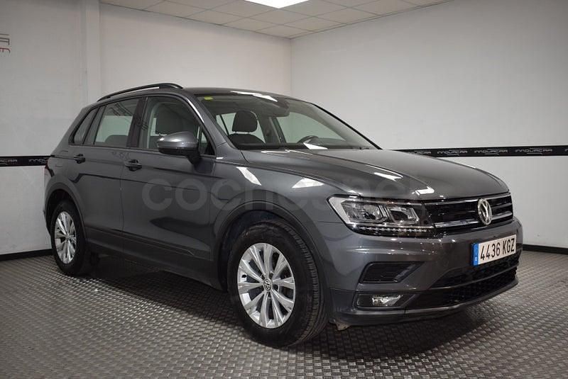 Usado VW Tiguan Edition 125 CV (91 kW) 2018 Gris / plata SUV