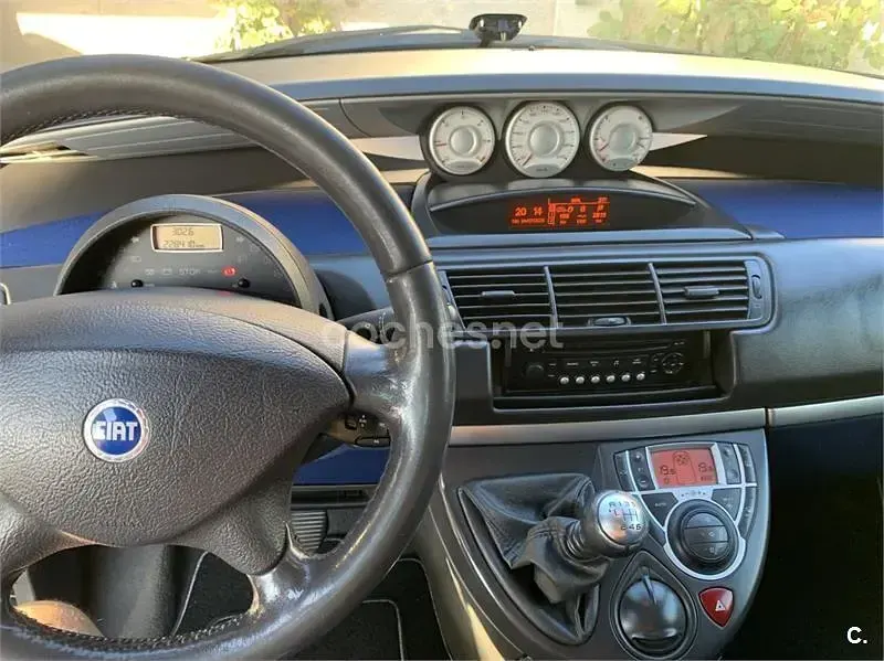 Usado Fiat Ulysse Emotion 136 CV (100 kW) 2006 Beige Monovolumen