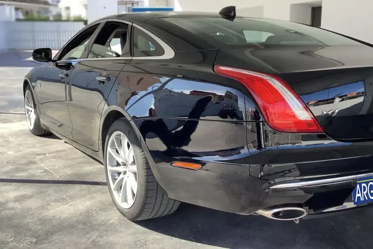 Usado Jaguar XJ Luxury 300 CV (220 kW) 2016 Negro Berlina