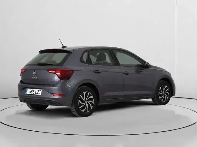 Usado VW Polo Life 95 CV (69 kW) 2022 Gris Utilitario