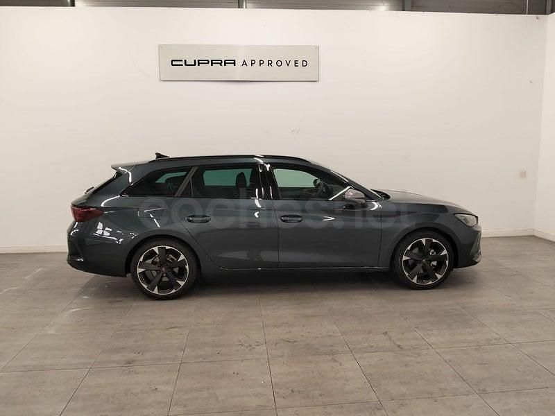 Usado Cupra Leon 150 CV (110 kW) 2024 Gris / plata Familiar