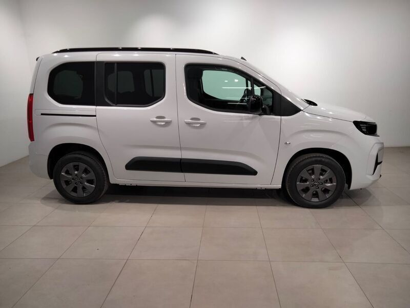 Usado Opel Combo S 100 CV (73 kW) 2024 Blanco Monovolumen